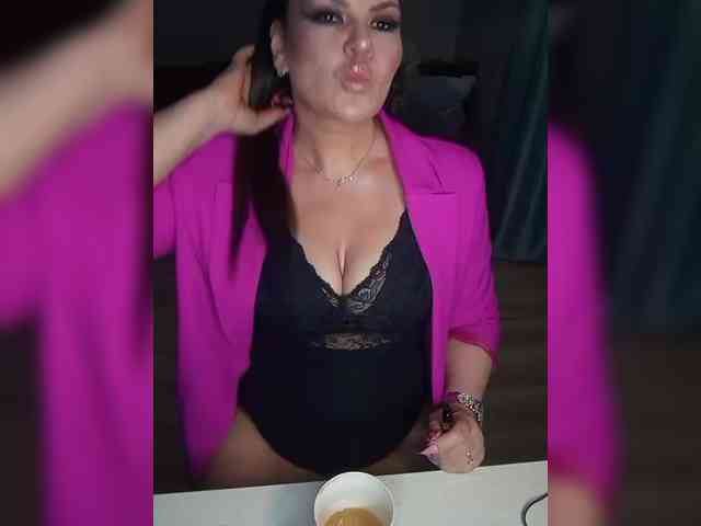 Brunetochkaaa webcam