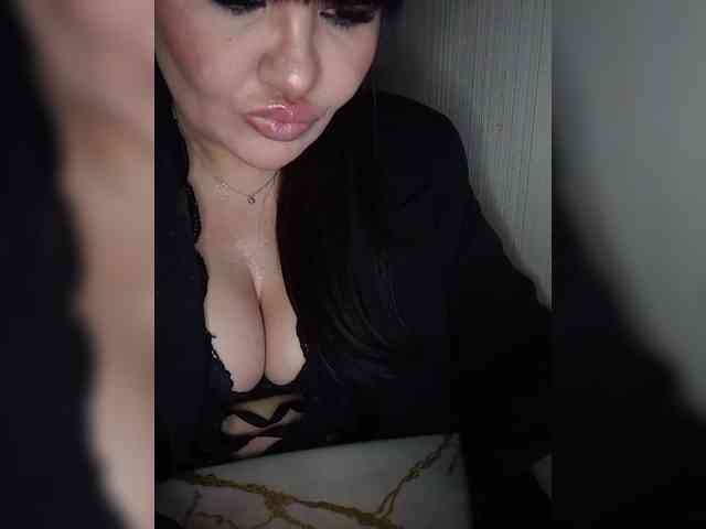 Brunetochkaaa webcam