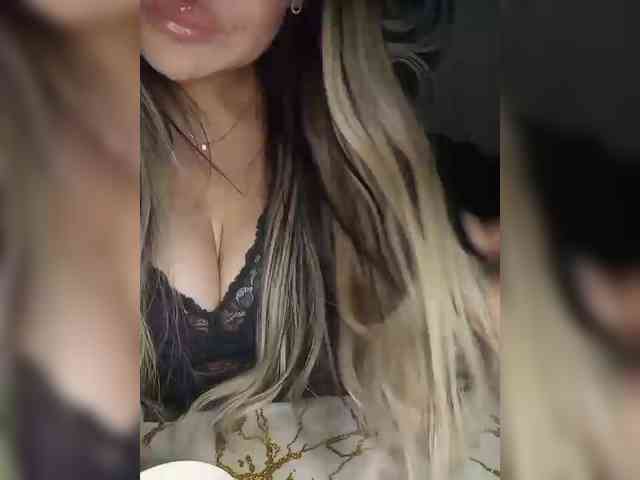 Brunetochkaaa webcam