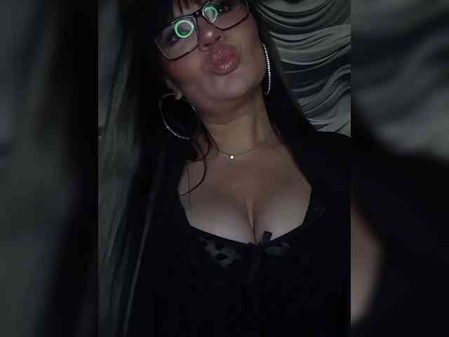 Brunetochkaaa webcam