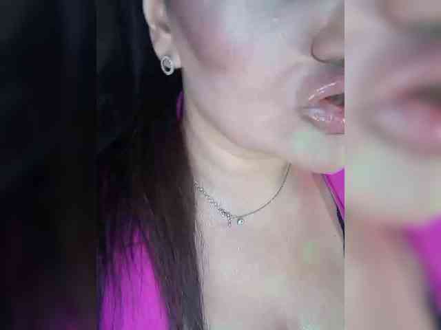 Brunetochkaaa webcam