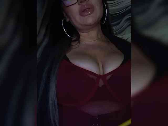 Brunetochkaaa webcam