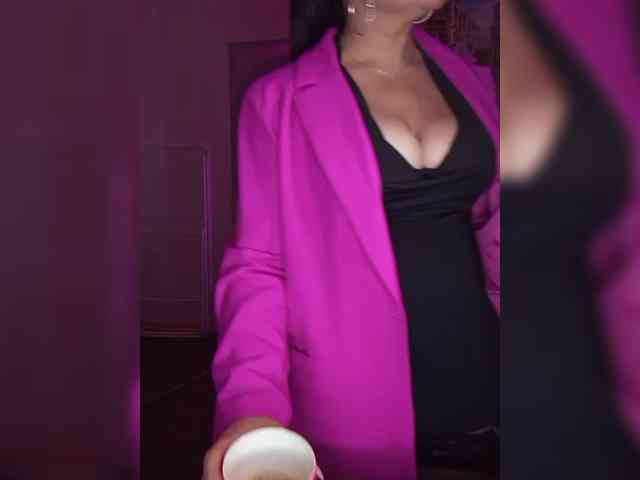 Brunetochkaaa webcam