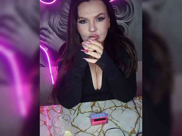 Brunetochkaaa webcam