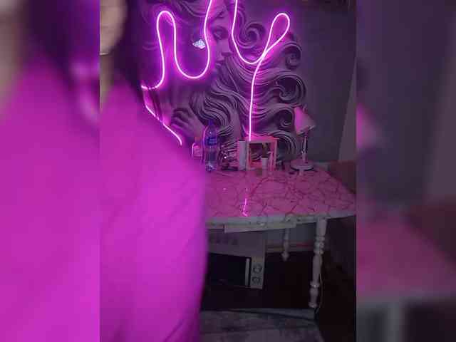 Brunetochkaaa webcam