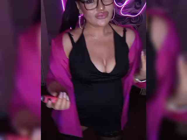 Brunetochkaaa webcam