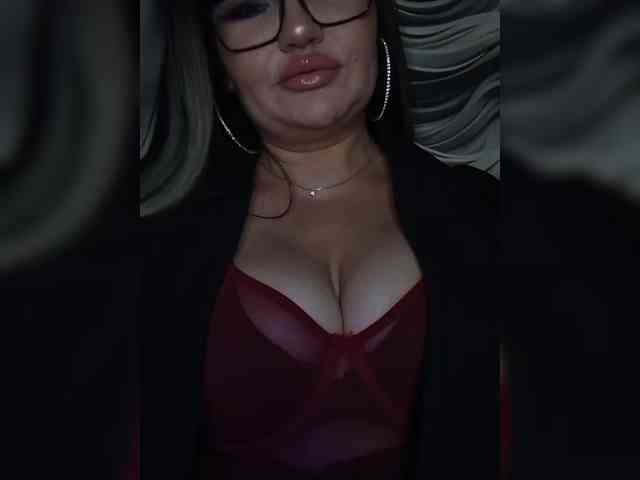 Brunetochkaaa webcam