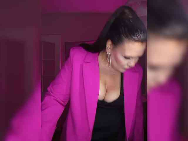 Brunetochkaaa webcam