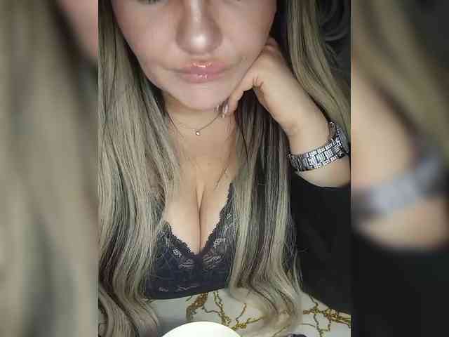 Brunetochkaaa webcam