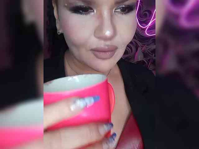 Brunetochkaaa webcam