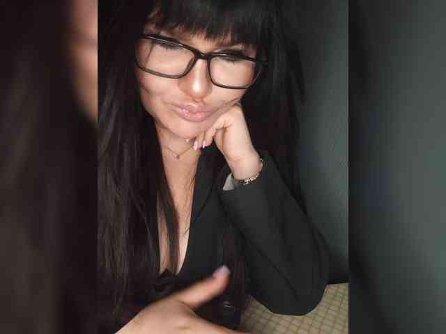 Brunetochkaaa Live Webcam on BongaCams