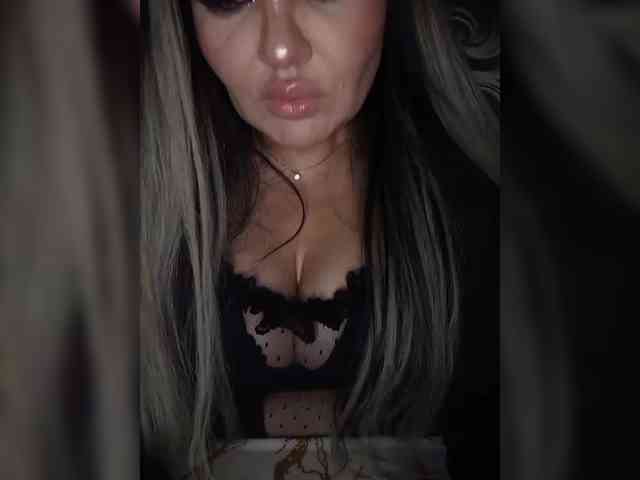 Brunetochkaaa webcam