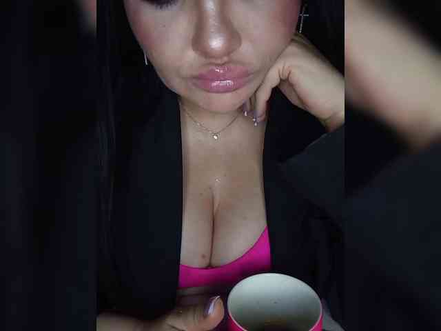 Brunetochkaaa webcam