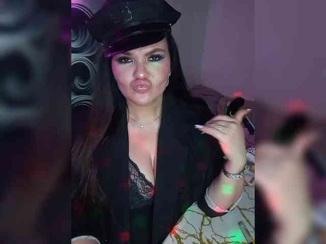 Brunetochkaaa webcam