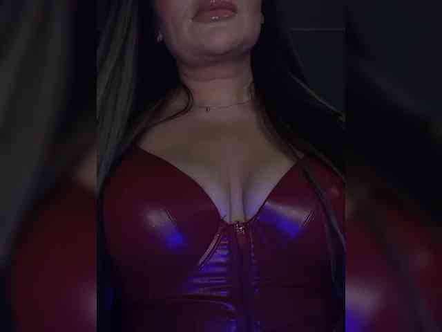 Brunetochkaaa webcam