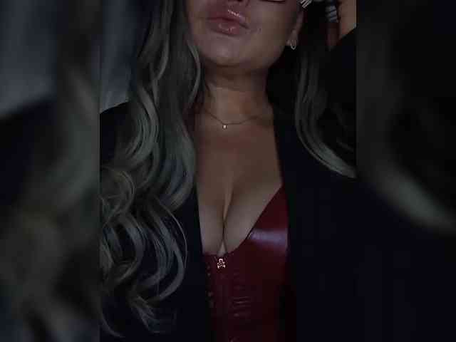 Brunetochkaaa webcam