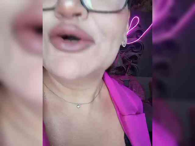 Brunetochkaaa webcam