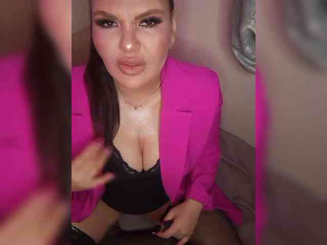 Brunetochkaaa webcam