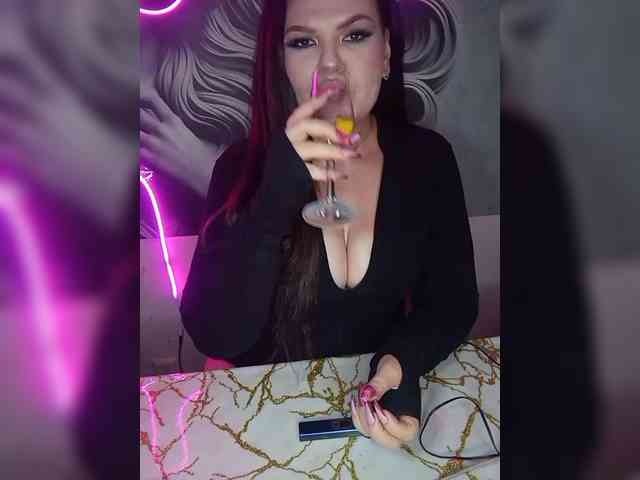 Brunetochkaaa webcam