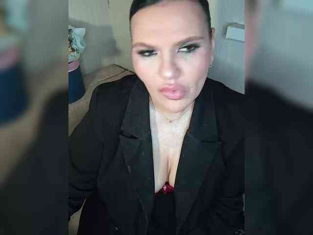 Brunetochkaaa webcam