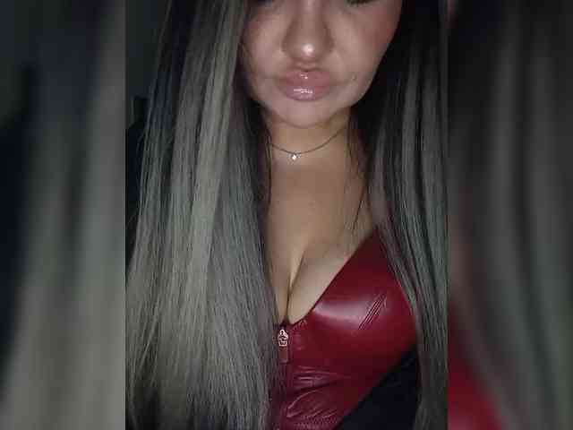 Brunetochkaaa Live Webcam on BongaCams