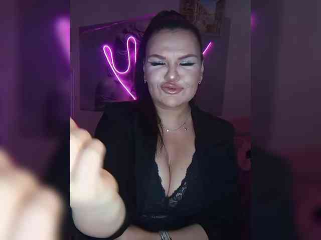 Brunetochkaaa webcam