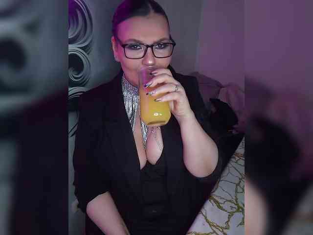 Brunetochkaaa webcam