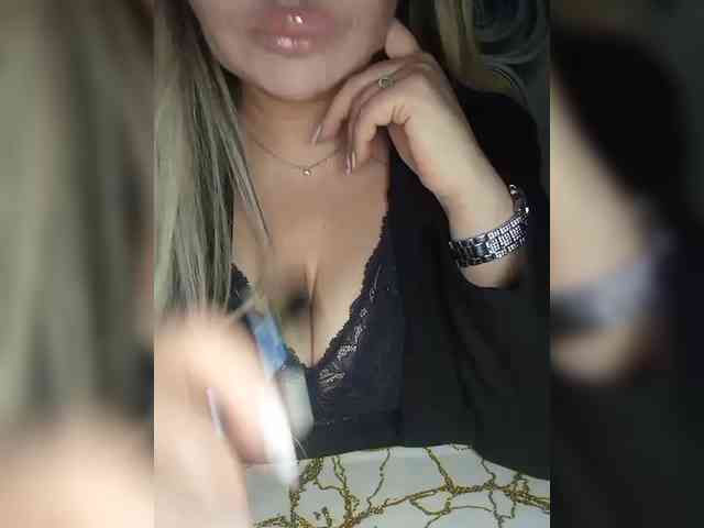 Brunetochkaaa webcam