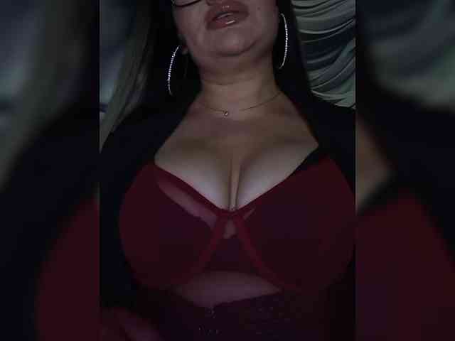 Brunetochkaaa webcam