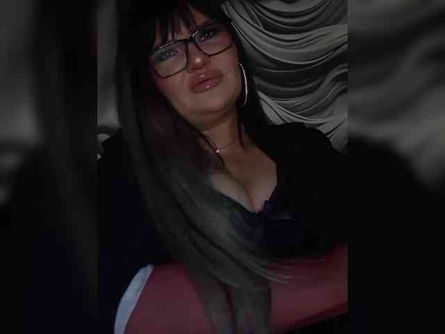 Brunetochkaaa webcam