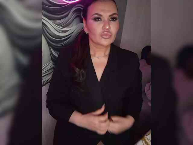 Brunetochkaaa webcam