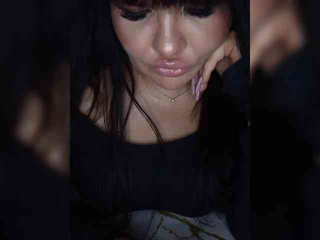 Brunetochkaaa webcam