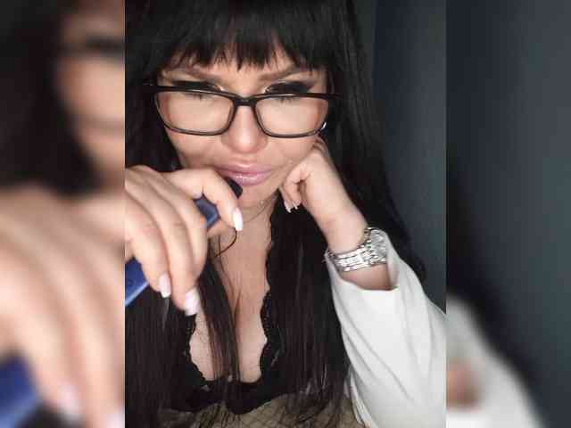 Brunetochkaaa webcam