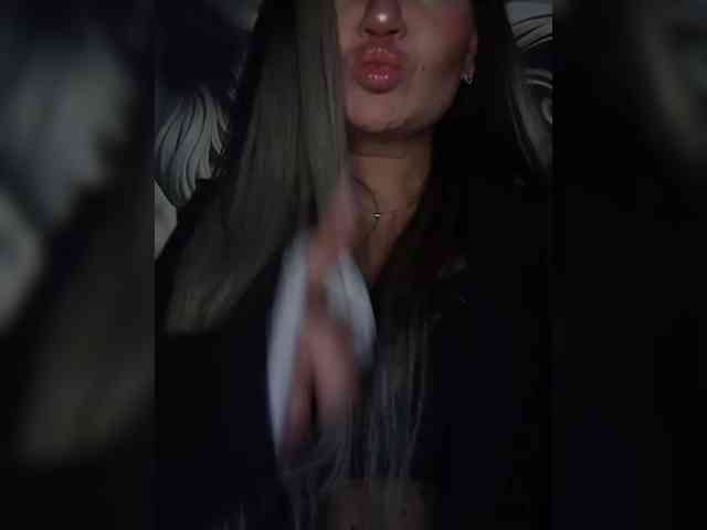 Brunetochkaaa webcam