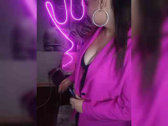 Brunetochkaaa webcam