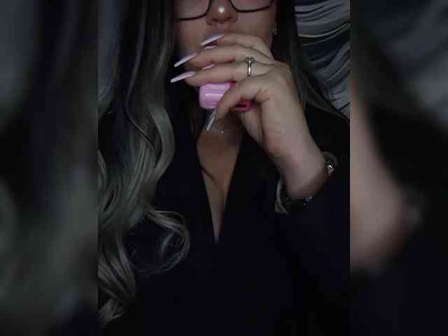 Brunetochkaaa webcam