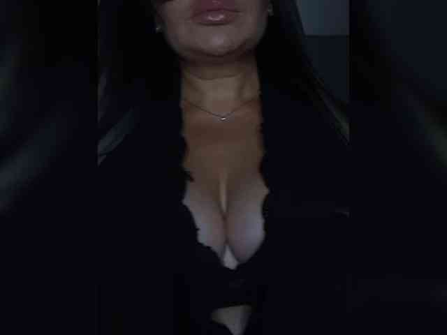 Brunetochkaaa webcam