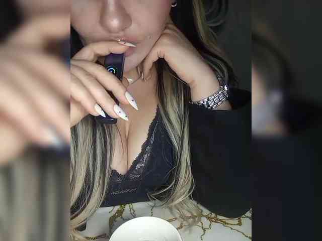 Brunetochkaaa webcam
