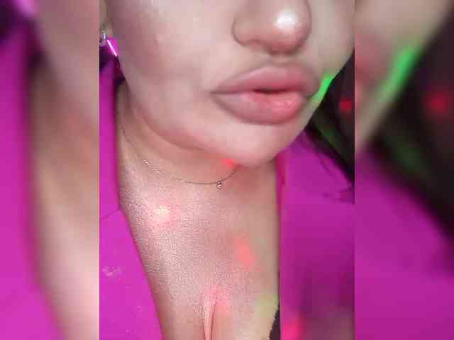 Brunetochkaaa webcam