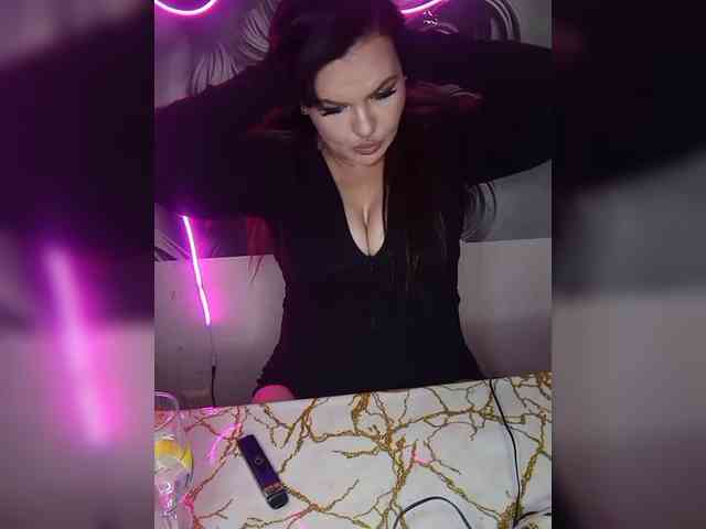 Brunetochkaaa webcam