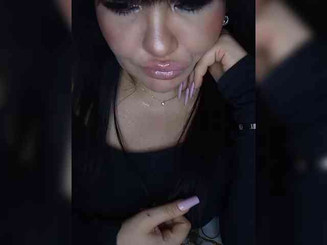 Brunetochkaaa webcam