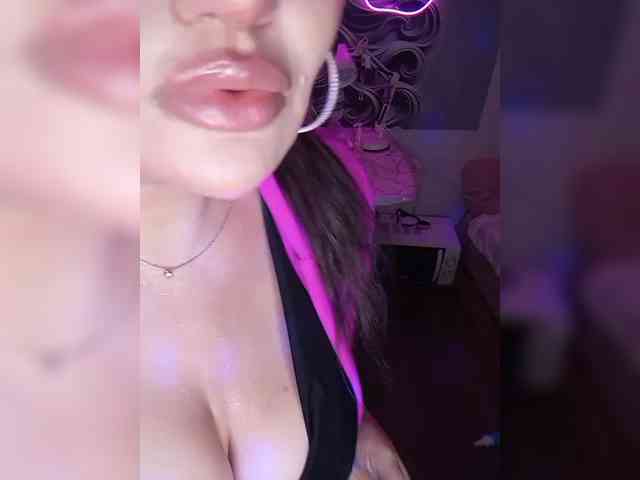 Brunetochkaaa webcam