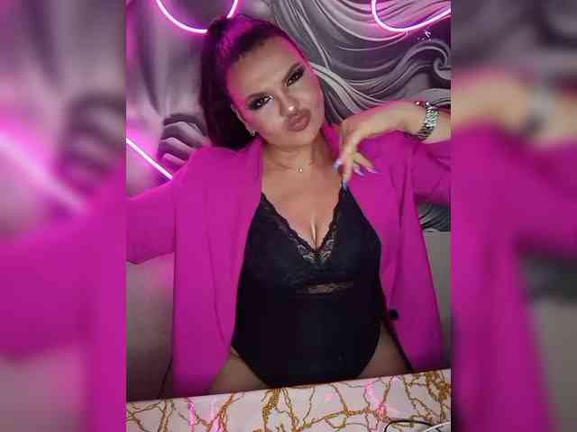 Brunetochkaaa webcam