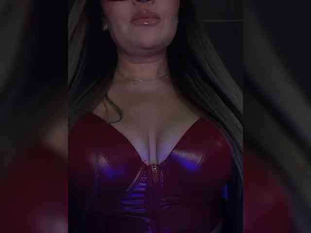 Brunetochkaaa webcam