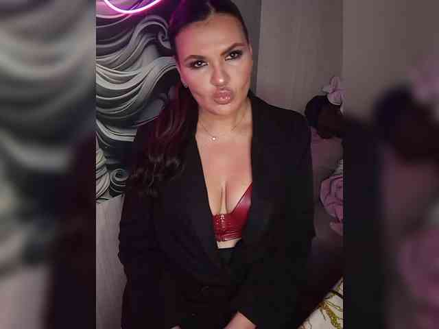 Brunetochkaaa webcam