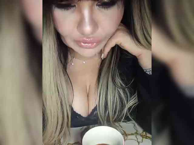 Brunetochkaaa webcam