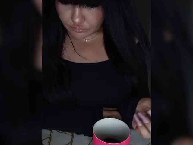 Brunetochkaaa webcam