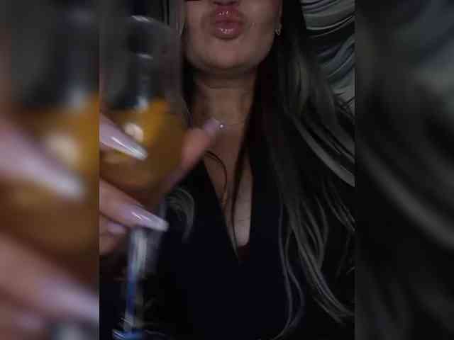 Brunetochkaaa webcam