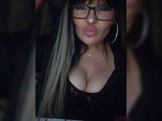 Brunetochkaaa webcam