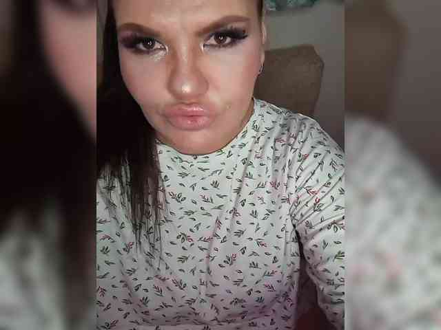 Brunetochkaaa webcam